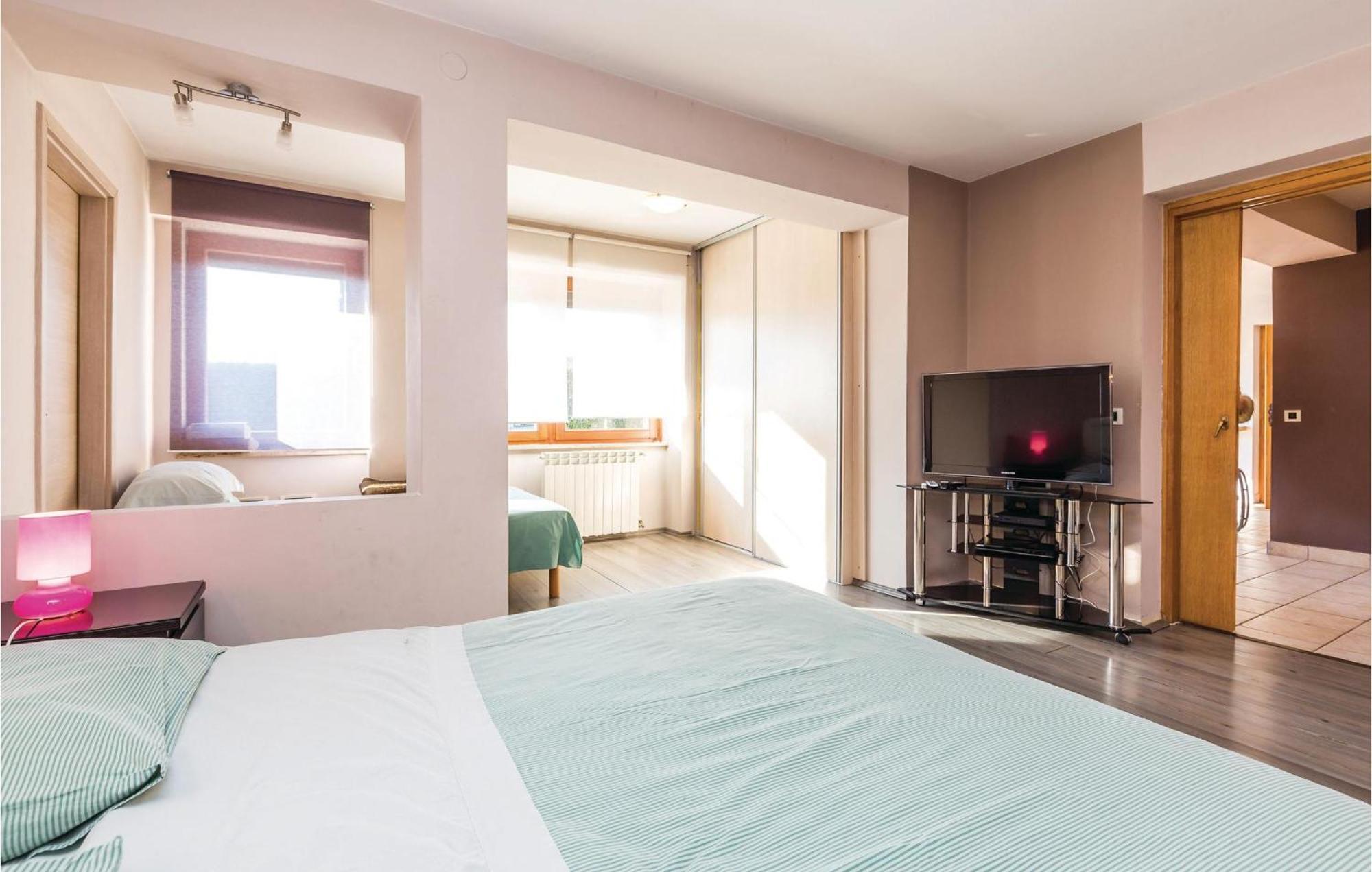 Stunning Apartment In Rijeka With 1 Bedrooms And Wifi Exterior photo